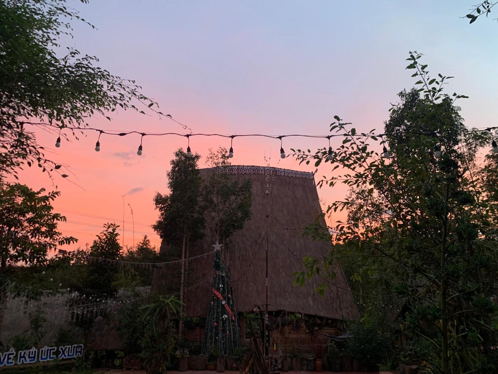 Khu Du Lich Sinh Thai, Nghi Duong Homestay Hoang Anh - Kon Xom Luh Tỉnh Kontum Exterior photo
